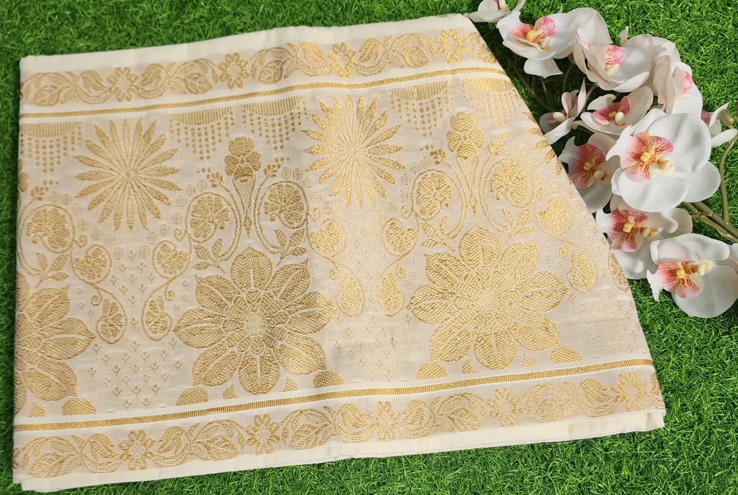 Kerala cotton Rich Pallu Butti Body